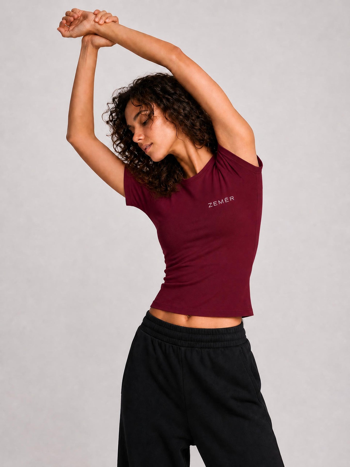 Zemër Slim Fit Performance T-Shirt
