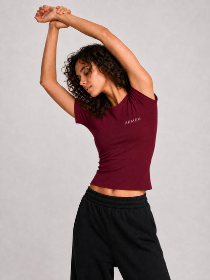 Zemër Slim Fit Performance T-Shirt